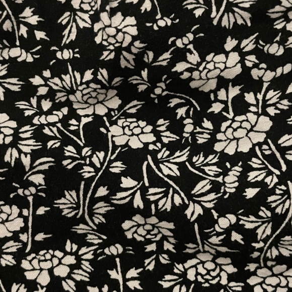 Loft Black Floral Linen Blend Mini Shorts Size Large - Picture 7 of 8